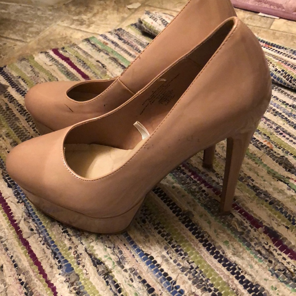 Pinkish Nude round toe heels
